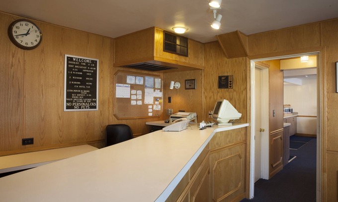 Edgewater Hotel | Heart O' Chicago