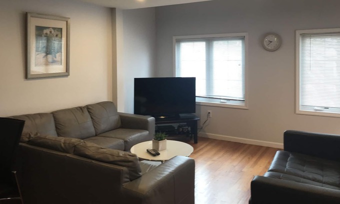 Queens Wohnung | HEART OF Bayside, 2bed 2bath mit Loft