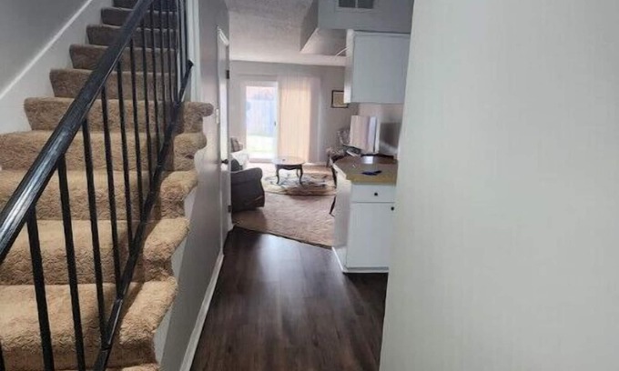 Bryant Wohnung | Heart of Bryant apartment F