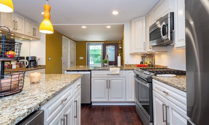 McHenry Haus | Heart of the Fox River House