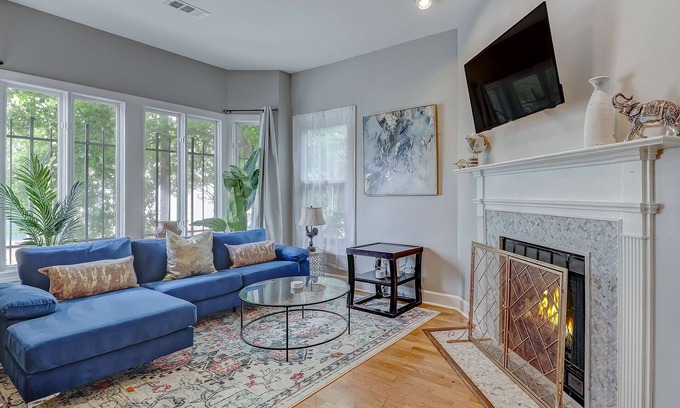 Historic Downtown Savannah Haus | Brand New Listing! Heated Pool Access! Main House 2 blocks from Forsyth Park!