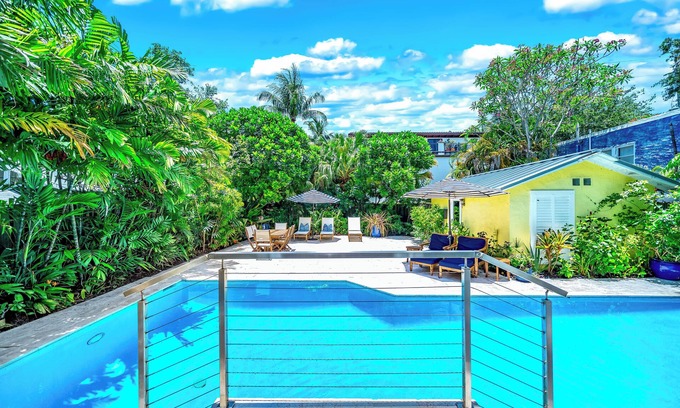 Colee Hammock Haus | Heated Pool+BBQ! Tropical Serenity+Close To Beach!