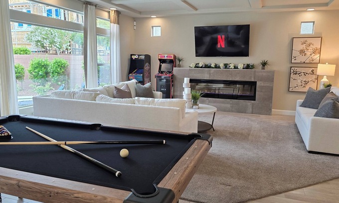 Arden Haus | Swimming Pool ★ Arcades ★ Pool Table ★ King Beds