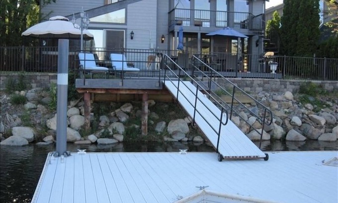 Tahoe Keys Haus | Spektakuläre Lodge-Waterfront-Bergblick-Whirlpool-Billardtisch