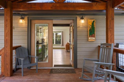 Pikeville Haus | Hemlock Haven - Fall Creek Falls Escape -Sleeps 16