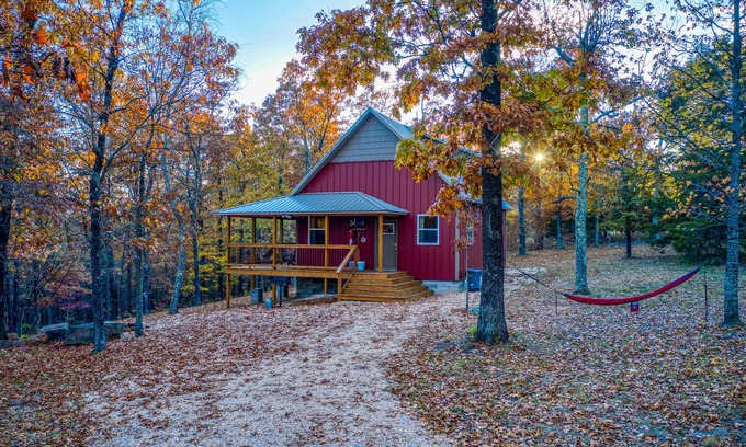 Compton Kabine | Hemmed-in-Hollow Cabin, Hikers Paradise with cell phone reception and wifi