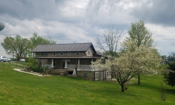 Mansfield Haus | Heritage Guesthouse-peaceful haven at edge of town