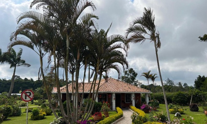 Piedecuesta Skihütte | Hermosa Cabana con bonito Jardin y piscina en la Mesa de los Santos