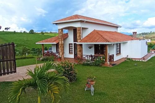 Los Santos Villa | Hermosa casa campestre con hidropiscina