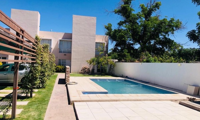 San Juan Wohnung | Hermoso Duplex c/Pileta y Cochera en Consorcio Privado Saavedra