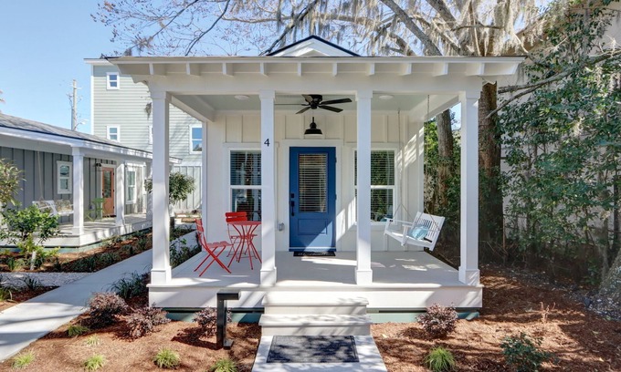 Thunderbolt Hütte | Herrin Hideout - in the heart of the Lowcountry by Lucky Savannah