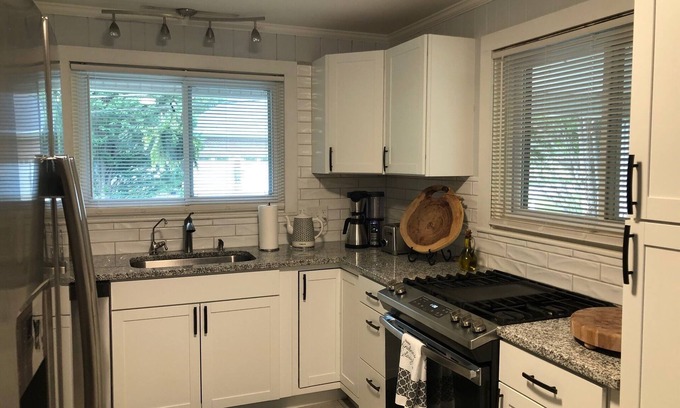 Hickory Haus | HICKORY HOUSE 4 SHORT AND LONG TERM RENTAL