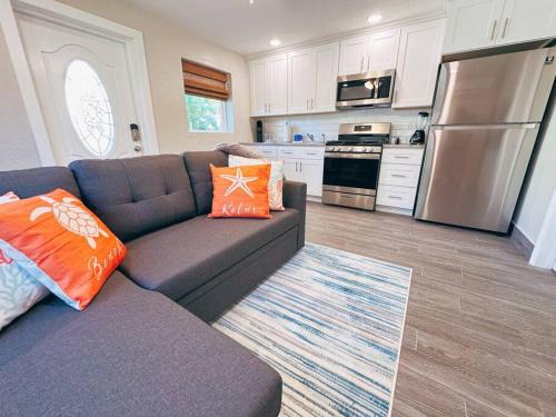 Boardwalk Haus | Hidden Beach Bungalow