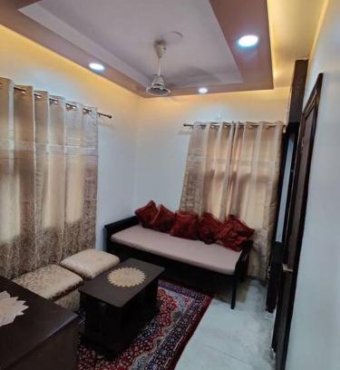 Rohini Wohnung | Hidden Gem 2- 1 BHK With Aminities