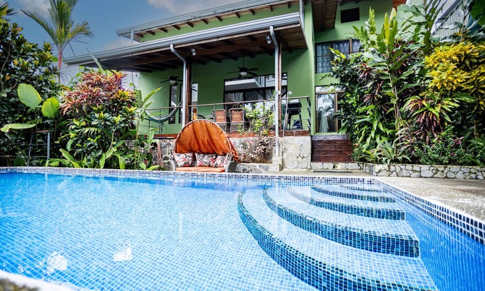 Manuel Antonio Haus | Versteckte Oase mit Pool, nahe am Strand, Restaurants und Geschäften