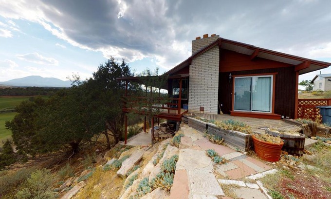 Monticello Haus | Hideout Ft Abajo 2 BR Cabin, Stunning Views, Secluded!