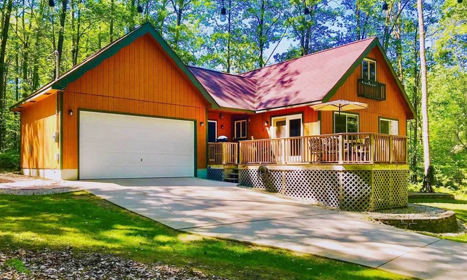 Higgins Lake Hütte | Higgins Lake Retreat - Hike, Swim, Relax!