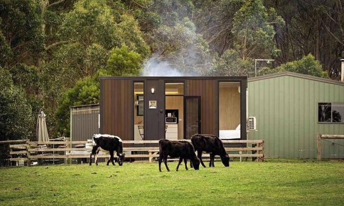 Jeeralang Haus | High on a Mountain Top by Tiny Away