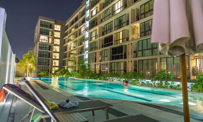 Talat Nuea Eigentumswohnung | Heller neuer Raum mit Küchen-Turnhallen-Salz-Pool-Sauna-Dampf