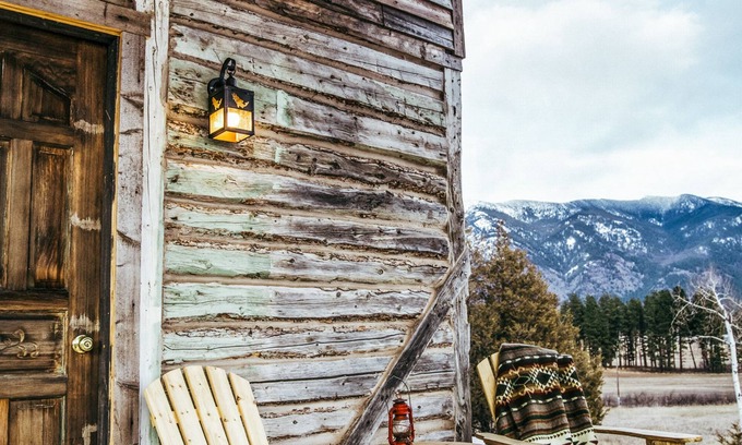 Columbia Falls Sonstige | Highland Hill Farmstead - Glacier National Park lodging micro weddings & Events