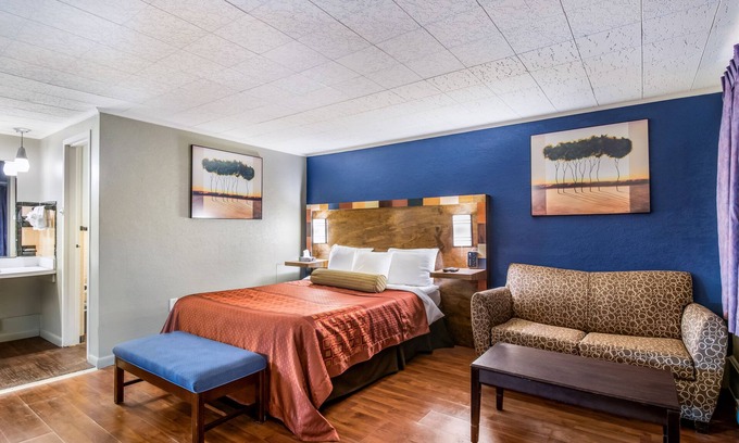 New Cumberland Hotel | Highland Inn New Cumberland