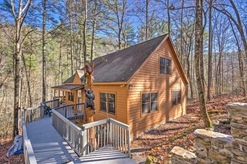 Cashiers Haus | Highlands Cabin with Forest Views Less Than 4 Mi to Cashiers
