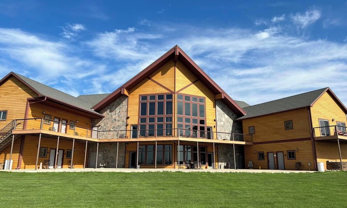 Pierre Kabine | Highpoint Lodge Upper Level Inside West