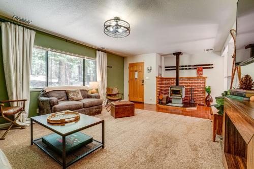 Alta Haus | Hike and Ski! Cabin 20 Mi to Soda Springs Mtn Resort