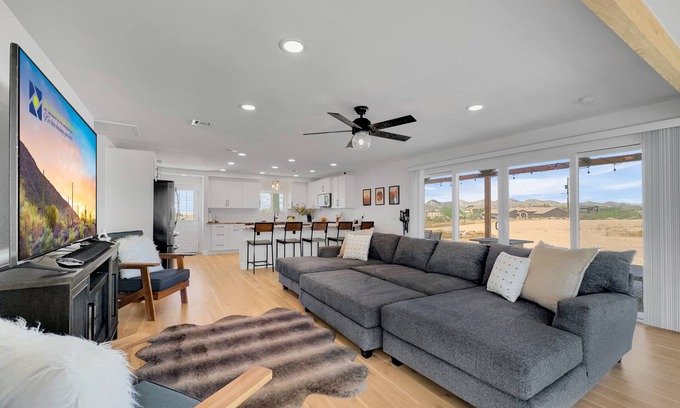 Apache Junction Haus | Hikes in steps! Apache Junction Hideout! Discount!