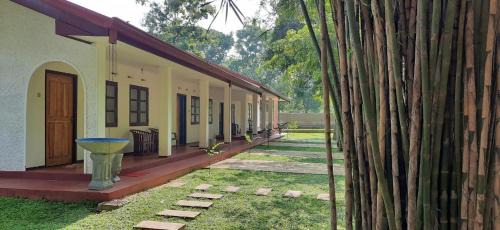 Kataragama Haus | HIKKADUWA REST