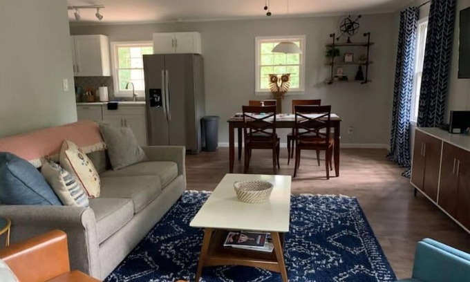 Covington Haus | Hillside Hideaway -Private- .8 to Covington square