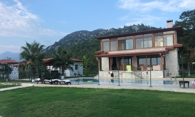 Kumluca Villa | Private Gated Villa im Wald mit herrlichem Meerblick