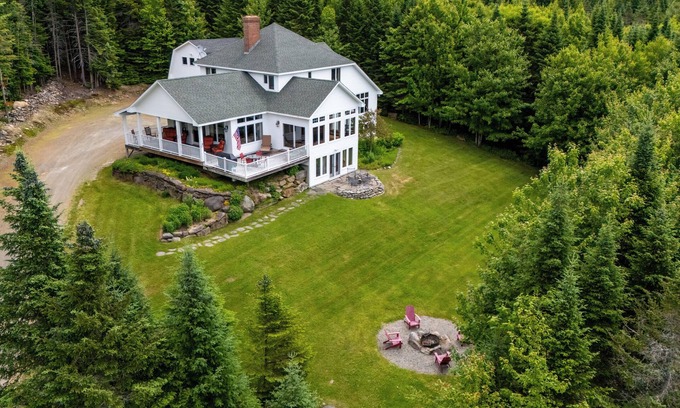 Rangeley Haus | Hilltop - Geräumiges und wunderschön eingerichtetes Haus mit herrlicher Aussicht