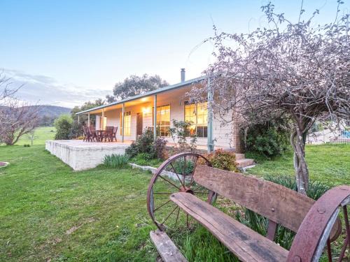 Strath Creek Haus | Hillview, Halls on Falls Homestead