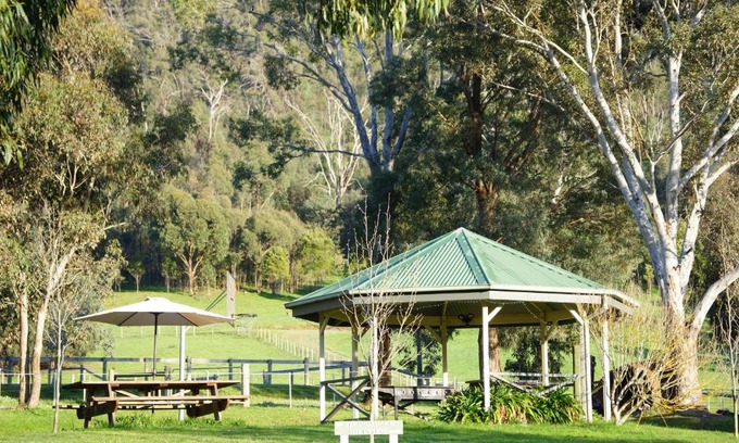 Strath Creek Haus | Hillview & Stringybark, Halls on Falls Homestead