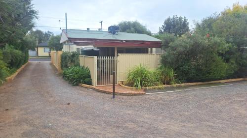 South Tamworth Haus | Hillvue House