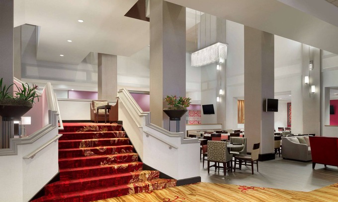 West Central Hotel | Hilton Fort Wayne at the Grand Wayne Convention Center