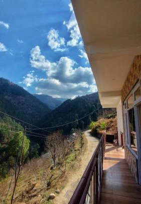 Kotgarh Haus | Himalayan Escape