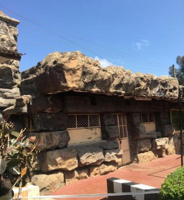 Central Province Kabine | Hippo Point BnB