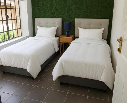 Zwartkop Haus | Hippo Zwartkop Suites