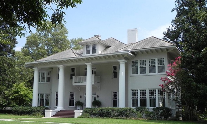 Leland Haus | Historic Home on Scenic Deer Creek - In the Heart of the Mississippi Delta