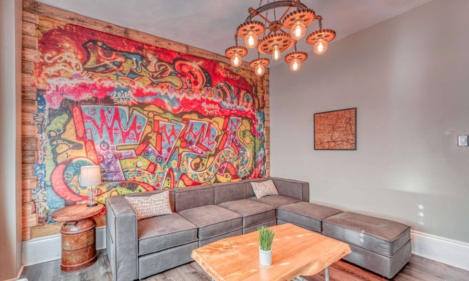 Harrisburg - Hershey Wohnung | Historic Riverfront Steampunk Loft w/ River Views