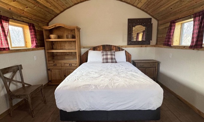 La Sal Villa | Hobbit Mountain Hideaway #2, Wolf Springs Ranch