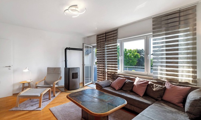 Neustadt-Geinsheim Wohnung | Ferienwohnung 'Am Storchennest' mit Balkon und WLAN