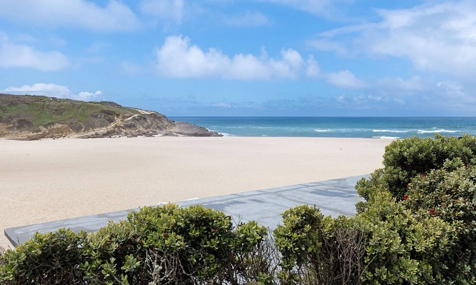 Praia das Macas Wohnung | Holiday Apartment "Mar E Serra IIII" near Beach with Balcony & Wi-Fi