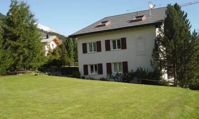 Samedan Wohnung | Ferienwohnung Samedan für 1 - 5 Personen mit 2 Schlafzimmern - Ferienwohnung in Ein- oder Mehrfamili
