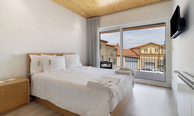 Valpacos Wohnung | Ferienzimmer "Quarto Duplo Canhoteiros" mit Bergblick, WLAN und Klimaanlage
