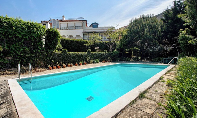 Sao Martinho do Porto Haus | Ferienhaus 'Casa Da Ladeira - São Martinho' mit Meerblick, Gemeinschaftspool und WLAN