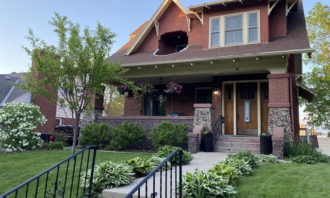 New Ulm Haus | Holiday Haus in Historic New Ulm - sleeps 8+