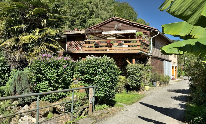 Chein-Dessus Haus | Holiday Home 'Au Fil De L'eau' with Mountain View, Private Terrace and Wi-Fi
